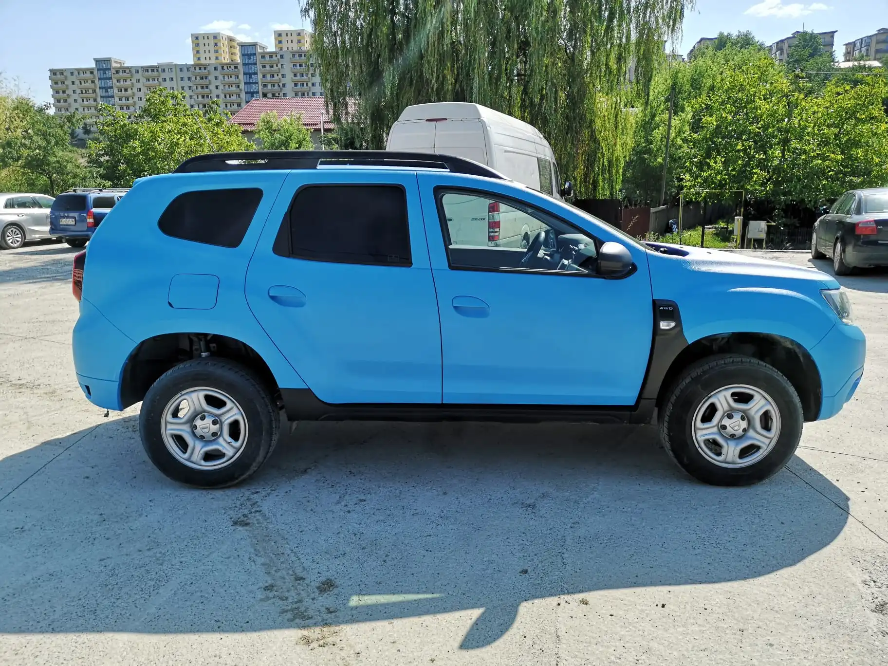 Proiect vopsire auto completă – Dacia Duster, cu vopsea Raptor albastru - Poza 5