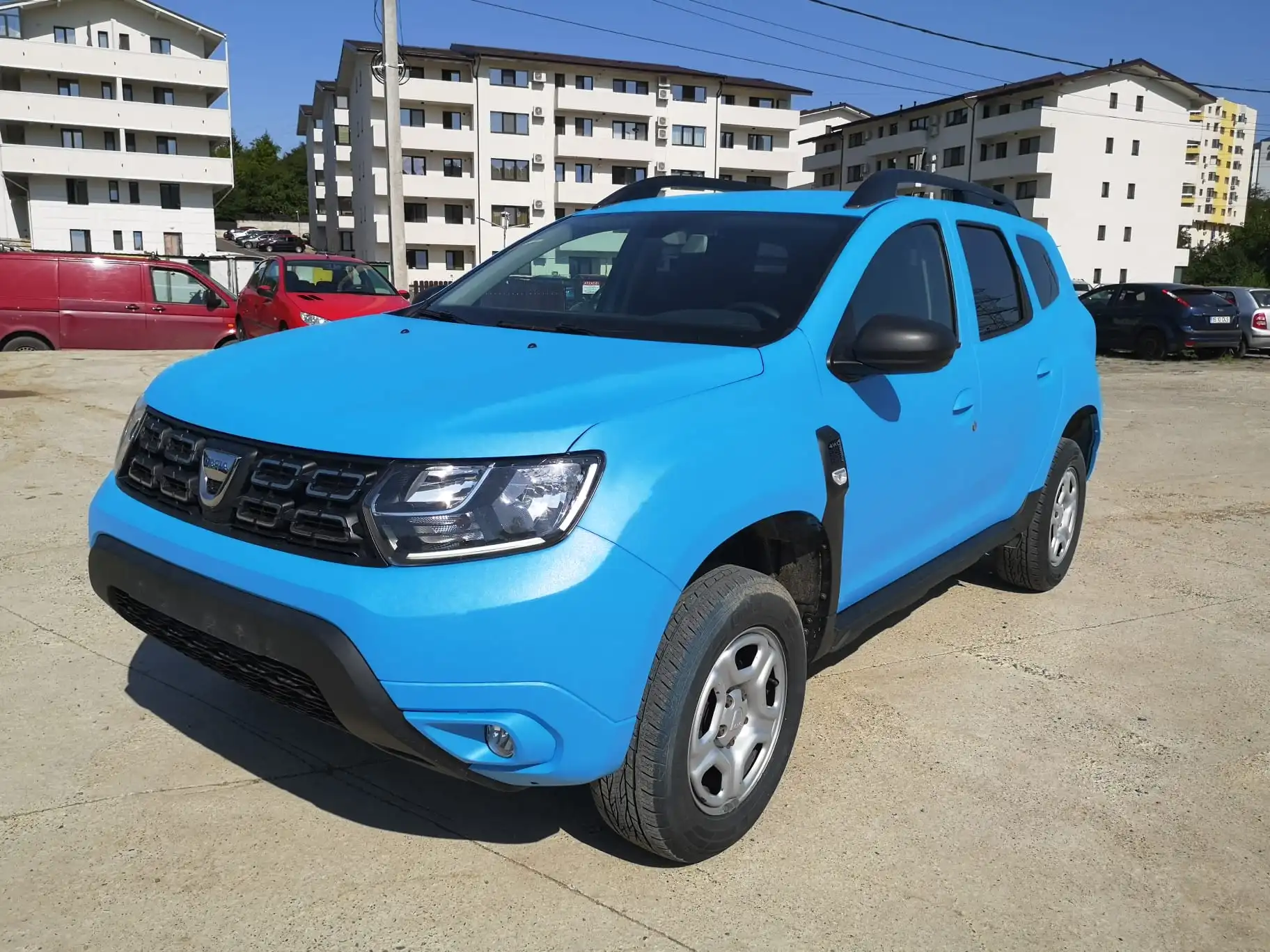 Proiect vopsire auto completă – Dacia Duster, cu vopsea Raptor albastru - Poza 1