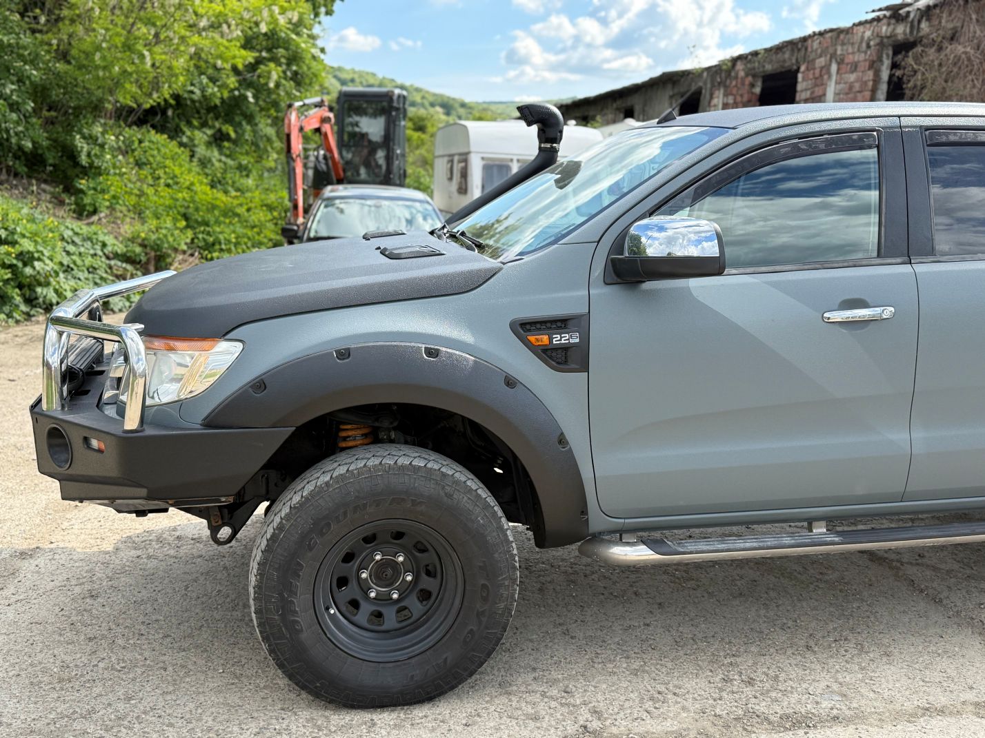 Proiect vopsire auto completă – Ford XLT, cu vopsea Raptor gri și negru - Poza 2