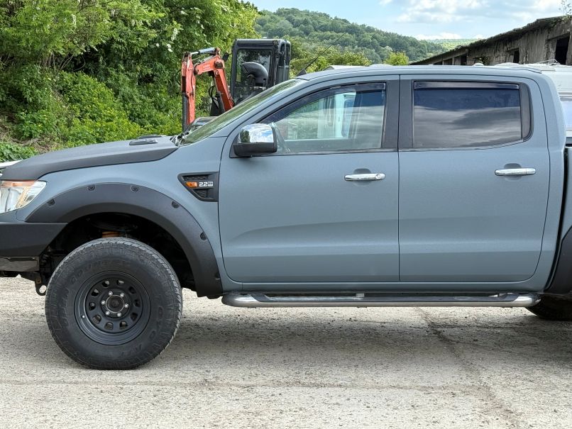 Proiect vopsire auto completă – Ford XLT, cu vopsea Raptor gri și negru - Poza 5