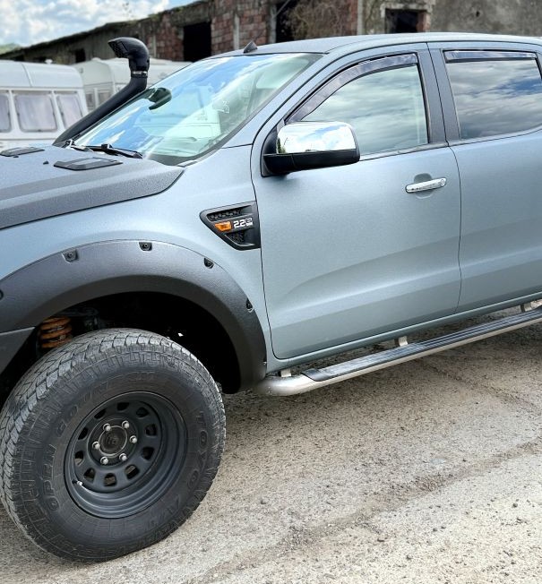 Proiect vopsire auto completă – Ford XLT, cu vopsea Raptor gri și negru - Poza 9