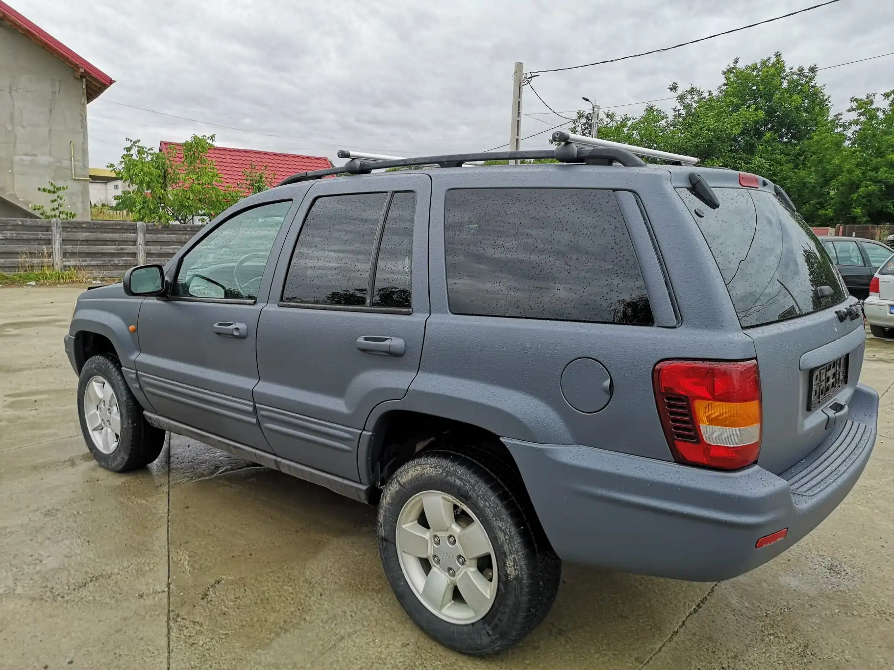 Custom Raptor Iasi - Proiect vopsire auto completă – Jeep, cu vopsea Raptor gri