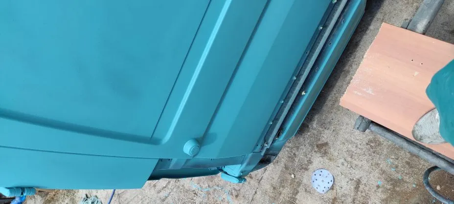 Proiect vopsire auto completă – Mercedes Sprinter, cu vopsea Raptor turcoaz - Poza 6