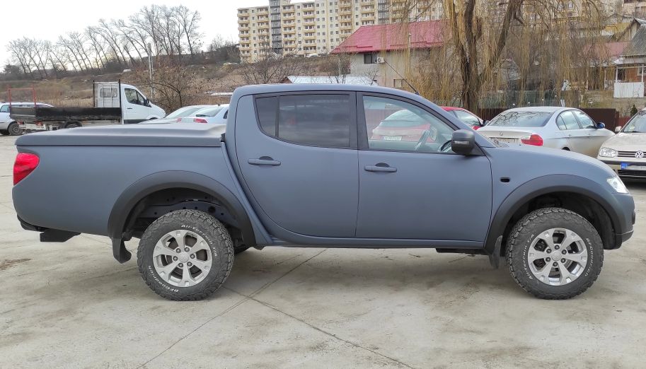 Proiect vopsire auto completă – Mitsubishi L200, cu vopsea Raptor Gri - Poza 8