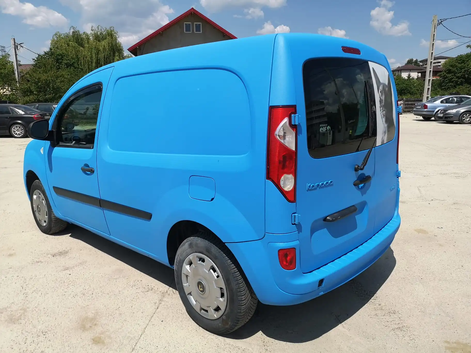 Proiect vopsire auto completă – Renault Kangoo, cu vopsea Raptor albastru - Poza 0