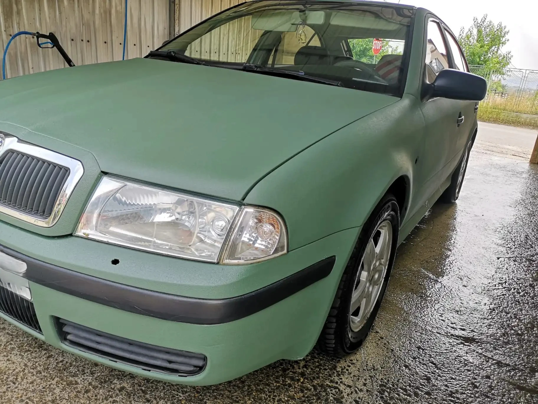 Proiect vopsire auto completă – Skoda Octavia, cu vopsea Raptor verde - Poza 2