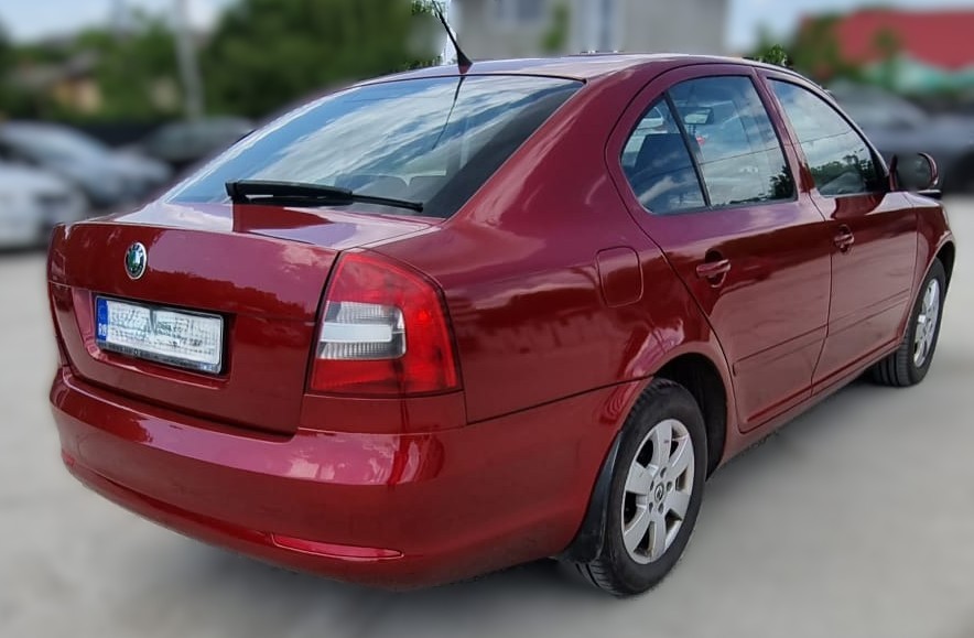 Proiect vopsire auto completă – Skoda Octavia, cu vopsea rosu - Poza 11