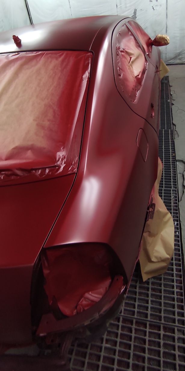 Proiect vopsire auto completă – Skoda Octavia, cu vopsea rosu - Poza 3