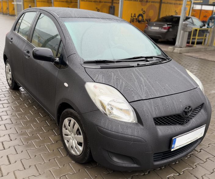 Proiect vopsire auto completă – Toyota Yaris, cu vopsea Raptor negru - Poza 6