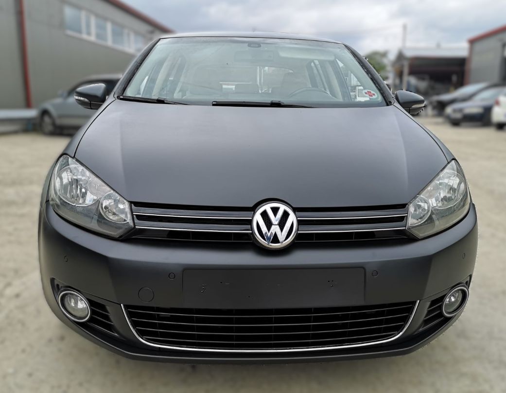 Proiect vopsire auto completă – Volkswagen Golf, cu vopsea Raptor negru - Poza 2